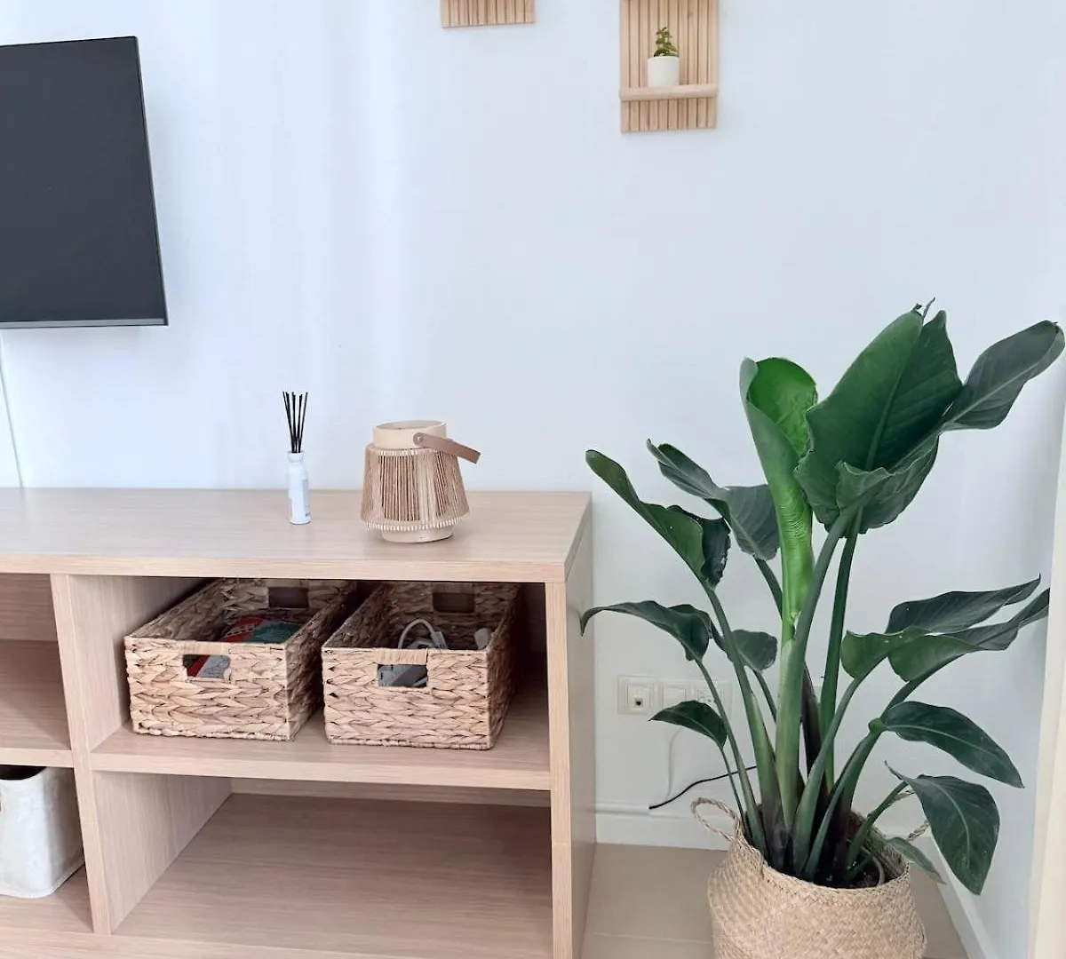 Costa Suite Beach, Pool And Parking 료렛 드 마르 아파트